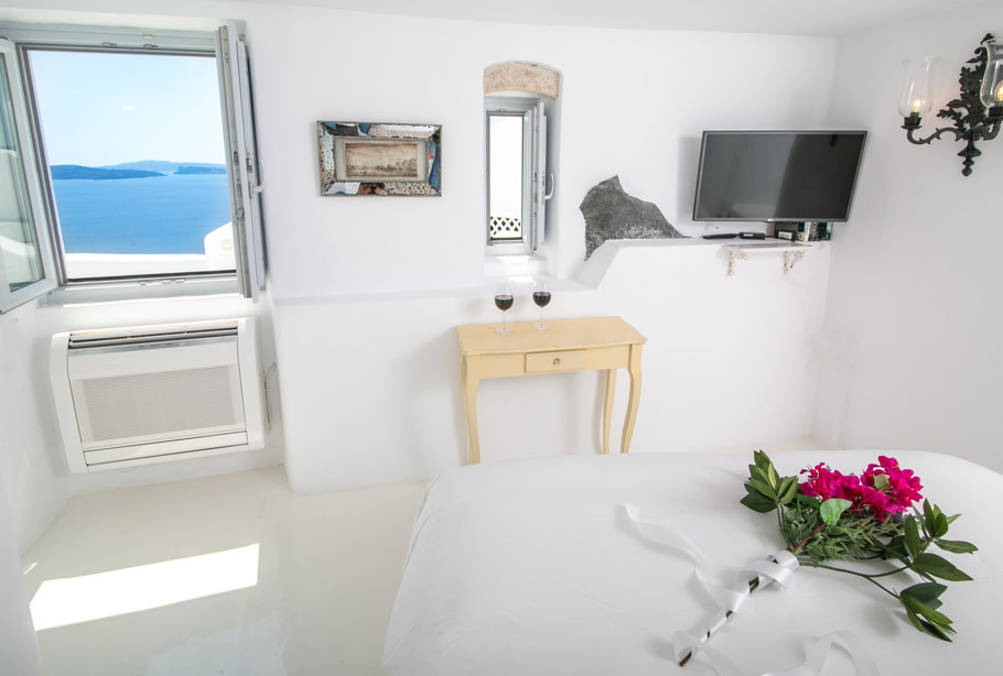 Santorini Luxury Hotels